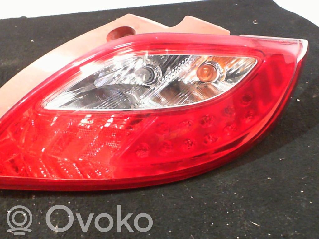 Mazda 2 Задний фонарь в кузове 