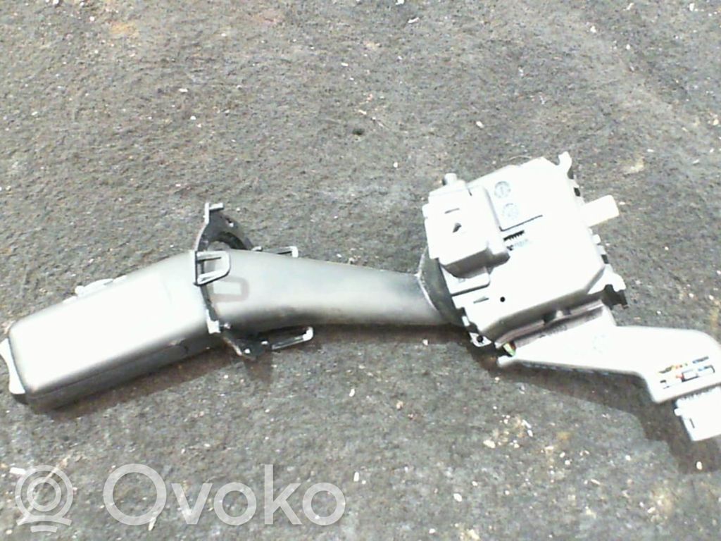 Volkswagen Golf VI Palanca de intermitentes 
