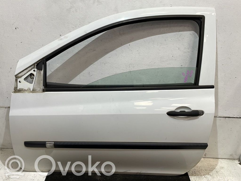 Renault Clio III Puerta delantera 