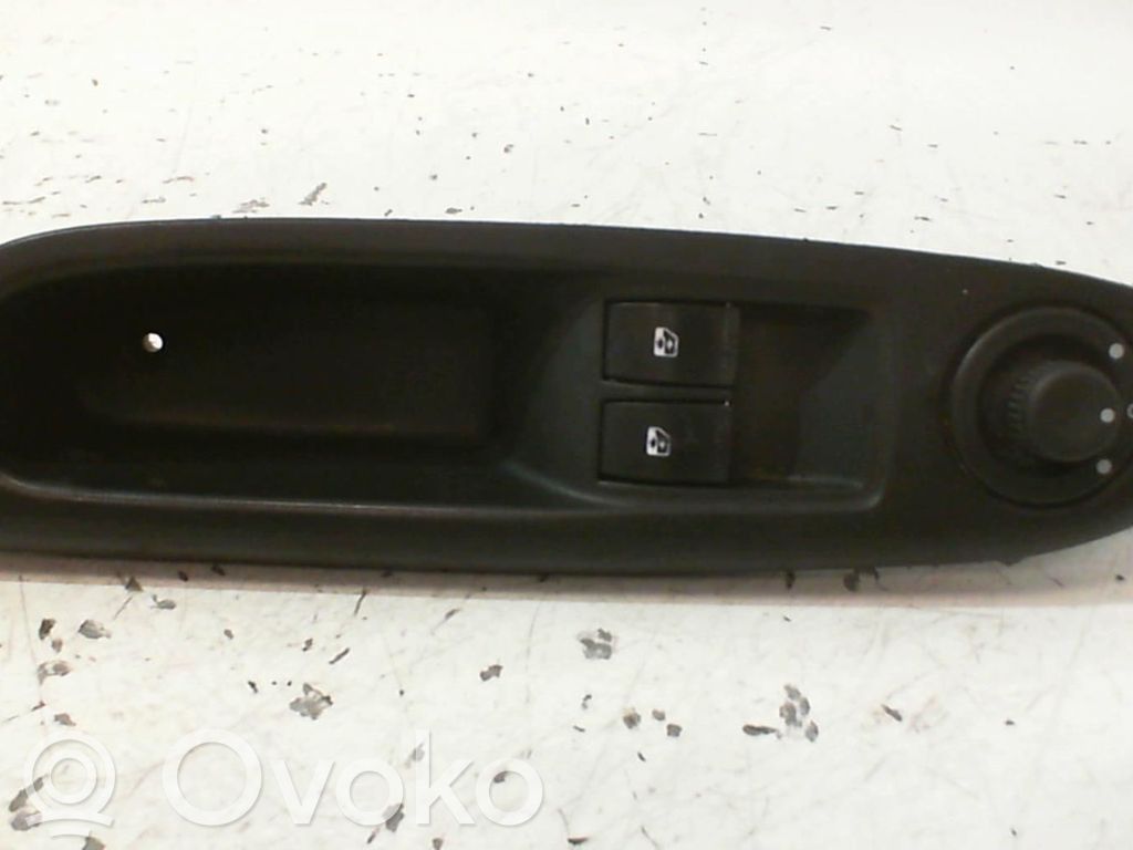Renault Clio II Electric window control switch 