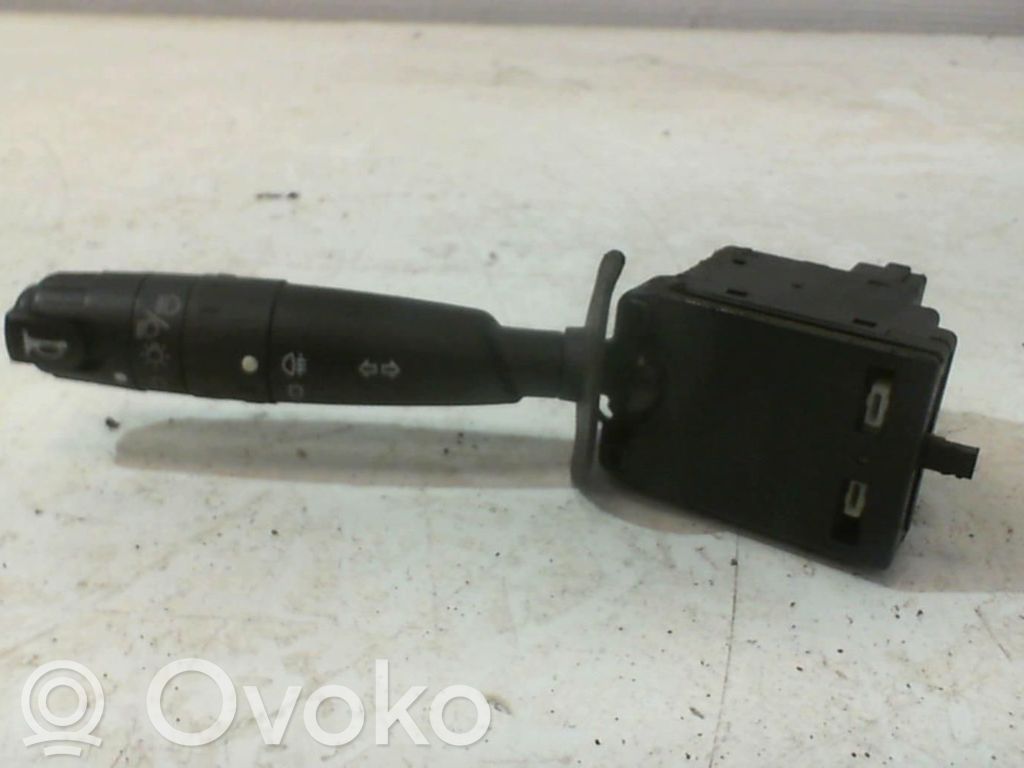 Peugeot 406 Palanca de intermitentes 
