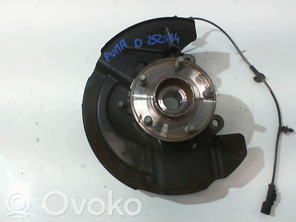 Front wheel hub   2413072