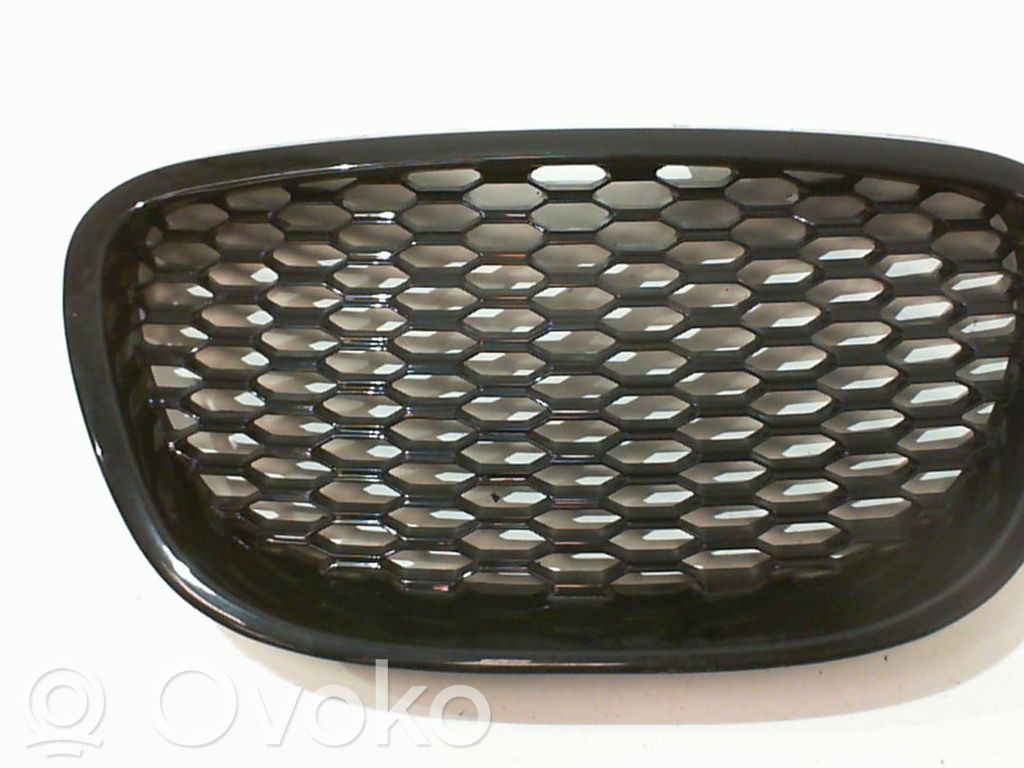 Seat Leon (1P) Etusäleikkö 