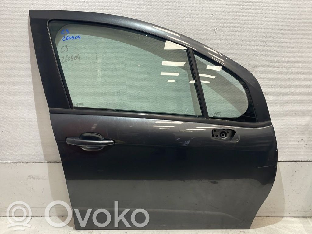 Priekinės durys   9004CG