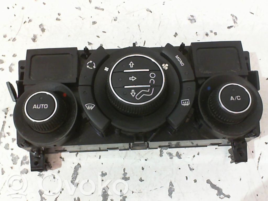 Peugeot 308 Panel klimatyzacji 