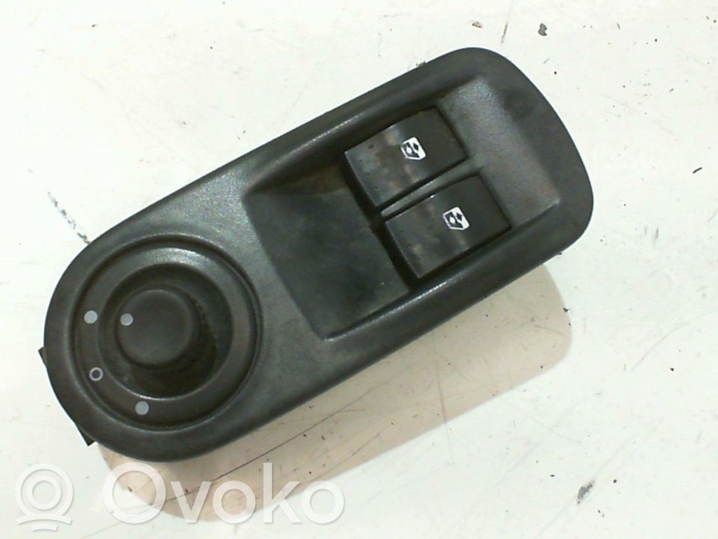 Renault Trafic II (X83) Electric window control switch 
