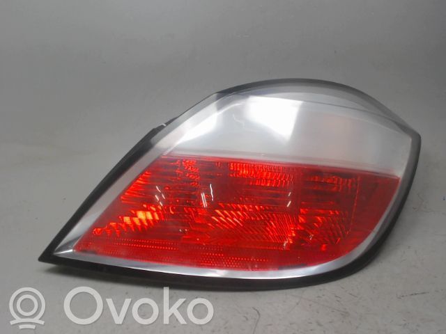 Lampa tylna   93190305,100087020,110473012,1222112,1222354,1222356,1222435,13222325,24451837,42423062,865302,93178772,93190305,93190307,9EL160468011,9EL354073021