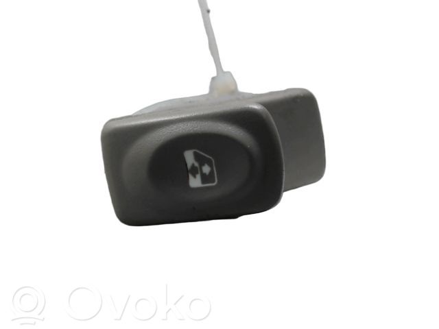 Renault Twingo I Electric window control switch 