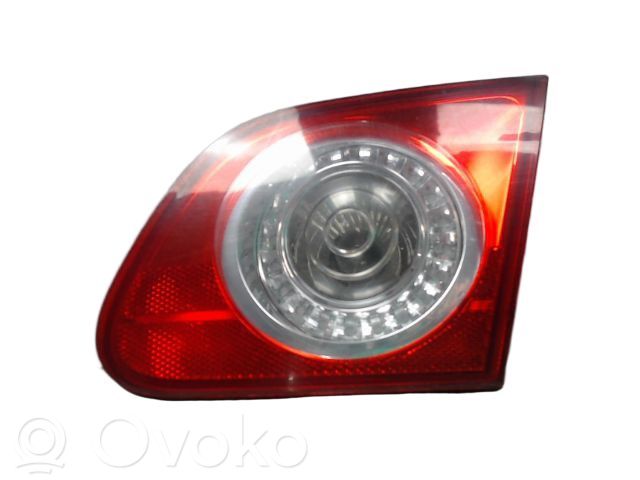 Volkswagen PASSAT B6 Luces portón trasero/de freno 