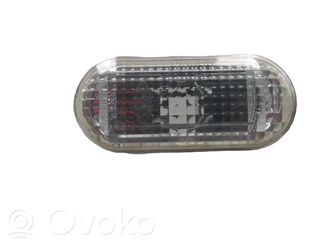 Ford Fiesta Semnalizator bară față 
