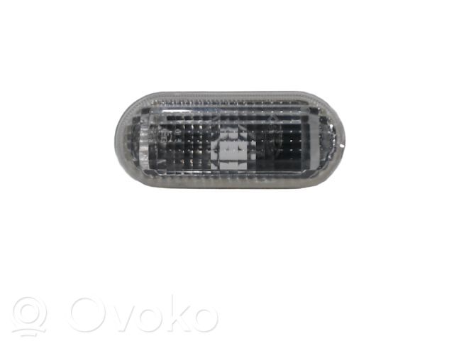 Ford Fiesta Semnalizator bară față 