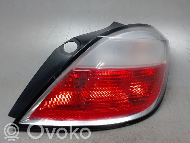 Opel Astra H Lampa tylna 