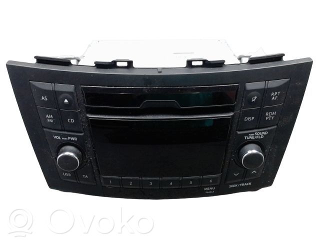 Suzuki Swift II Panel / Radioodtwarzacz CD/DVD/GPS 