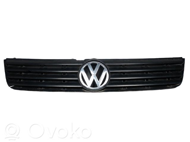 Volkswagen PASSAT B5 Maskownica / Grill / Atrapa górna chłodnicy 