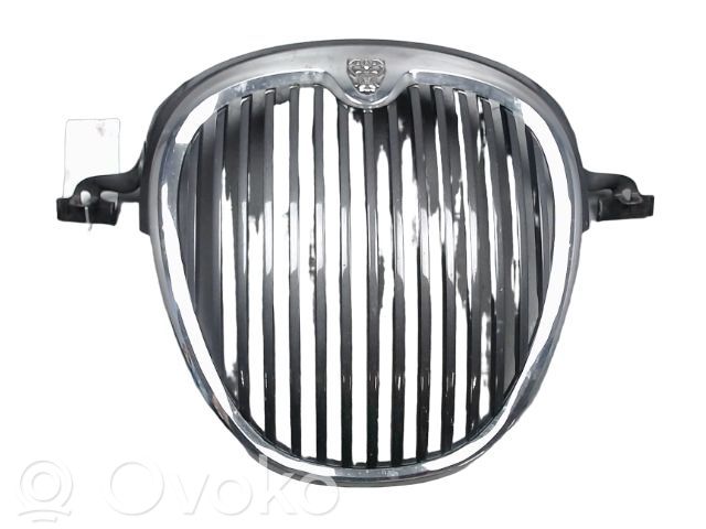 Jaguar S-Type Etupuskurin ylempi jäähdytinsäleikkö 