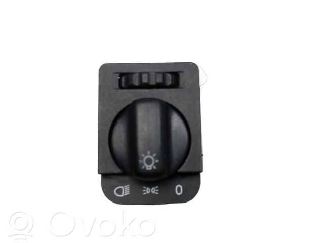 Light switch   90213283,01240126,04708,090213283,0916075,1240056,1240126,1296100100,150098810,202169,40904708,500089,6148900010,90213283,90437312,90481763,V40802406