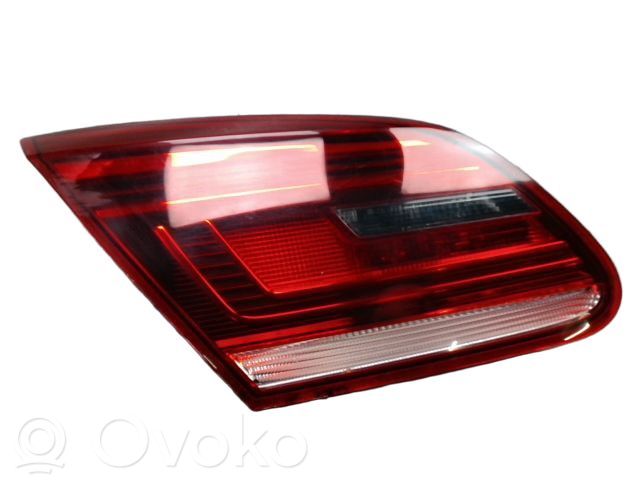 Volkswagen PASSAT CC Lampy tylnej klapy bagażnika 