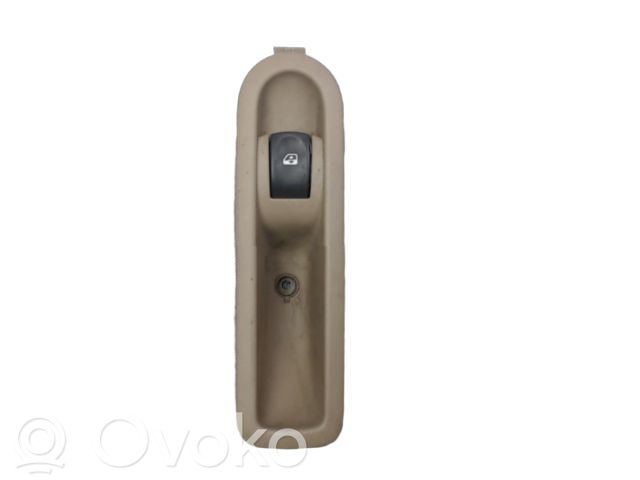 Electric window control switch   8200214936,8200214936