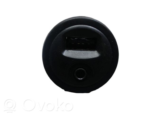 Peugeot 2008 I Enchufe conector USB 