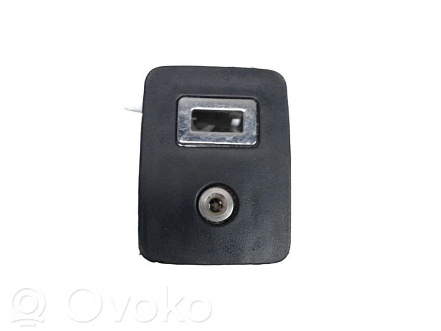 Enchufe conector USB   1717183,1717183,DM5T19A164AA