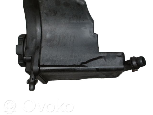 Aušinimo skysčio išsiplėtimo bakelis   17138570079,17137810592,17138570079,1713ZB7810592,2140140