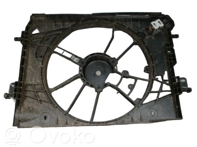 Renault Clio IV Radiator cooling fan shroud 