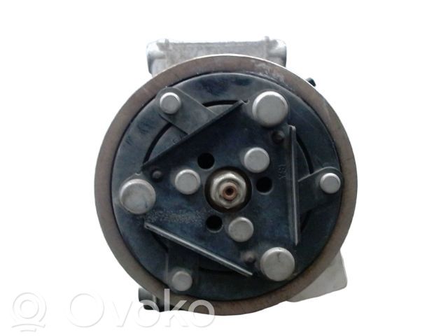 Renault Clio IV Air conditioning (A/C) compressor (pump) 