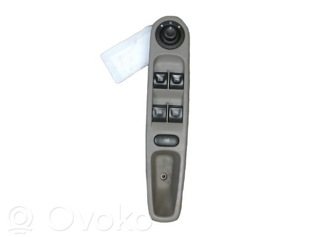 Renault Zoe Electric window control switch 