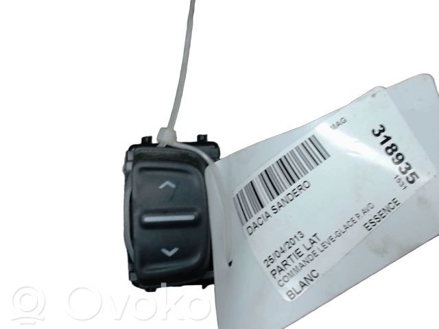 Dacia Sandero II Electric window control switch 