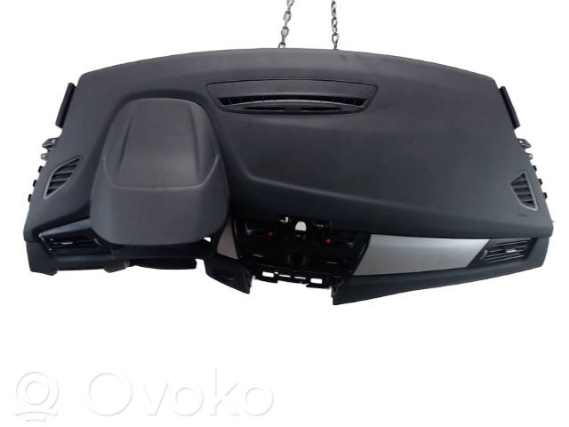 BMW 2 F46 Panel de instrumentos 