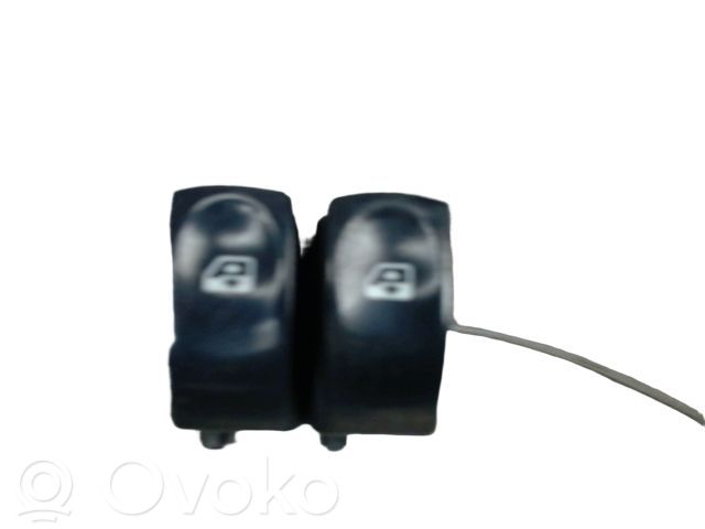 Renault Clio III Electric window control switch 