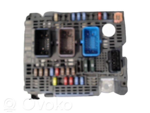 Citroen C4 II Módulo de fusible 