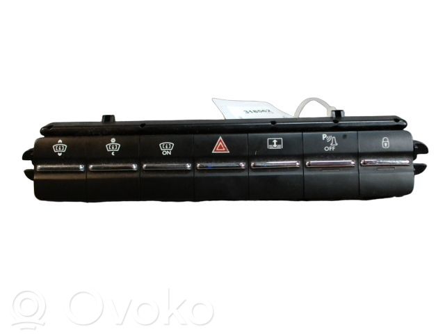 Peugeot 5008 Hazard light switch 