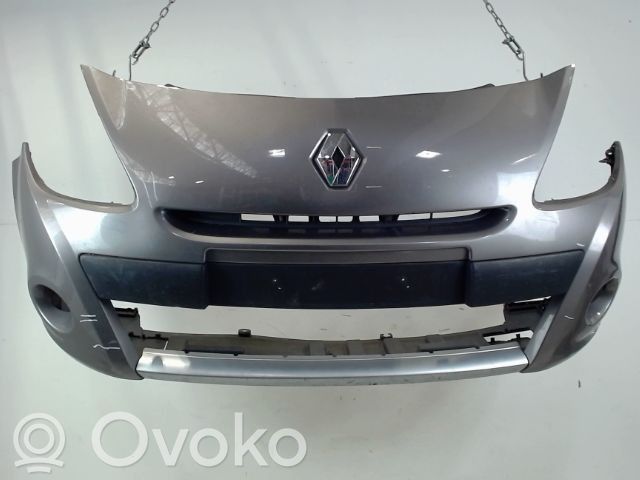 Renault Clio III Parachoques delantero 