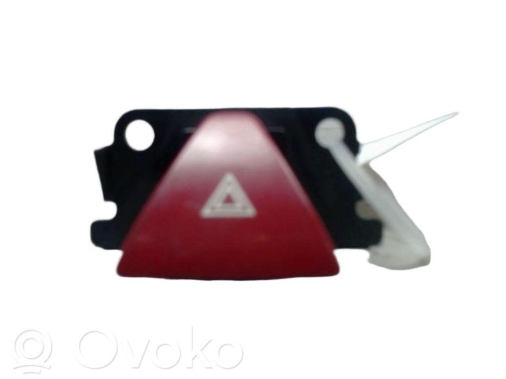 Peugeot 307 Hätävilkkujen kytkin 