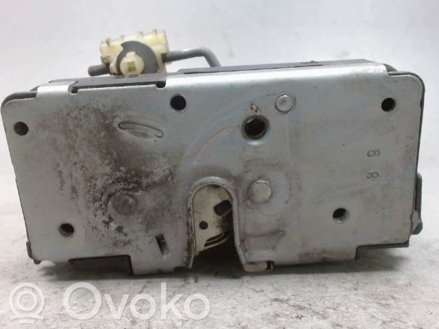 Opel Corsa D Takaoven lukko