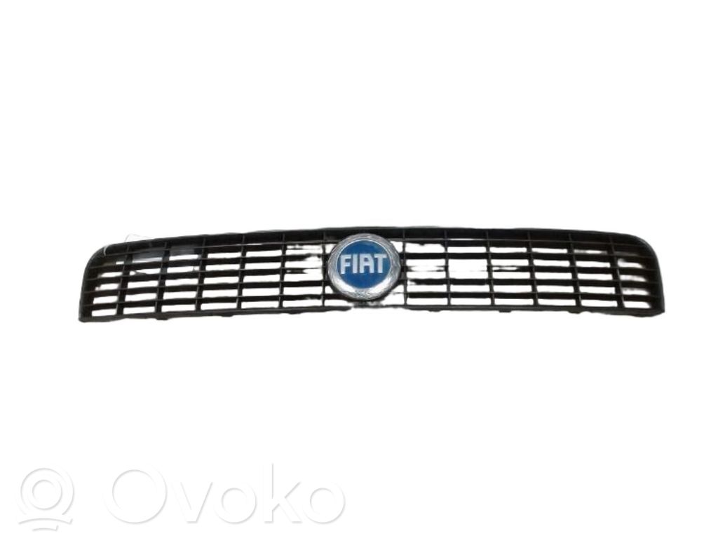 Maskownica / Grill / Atrapa górna chłodnicy   735419124,735419124