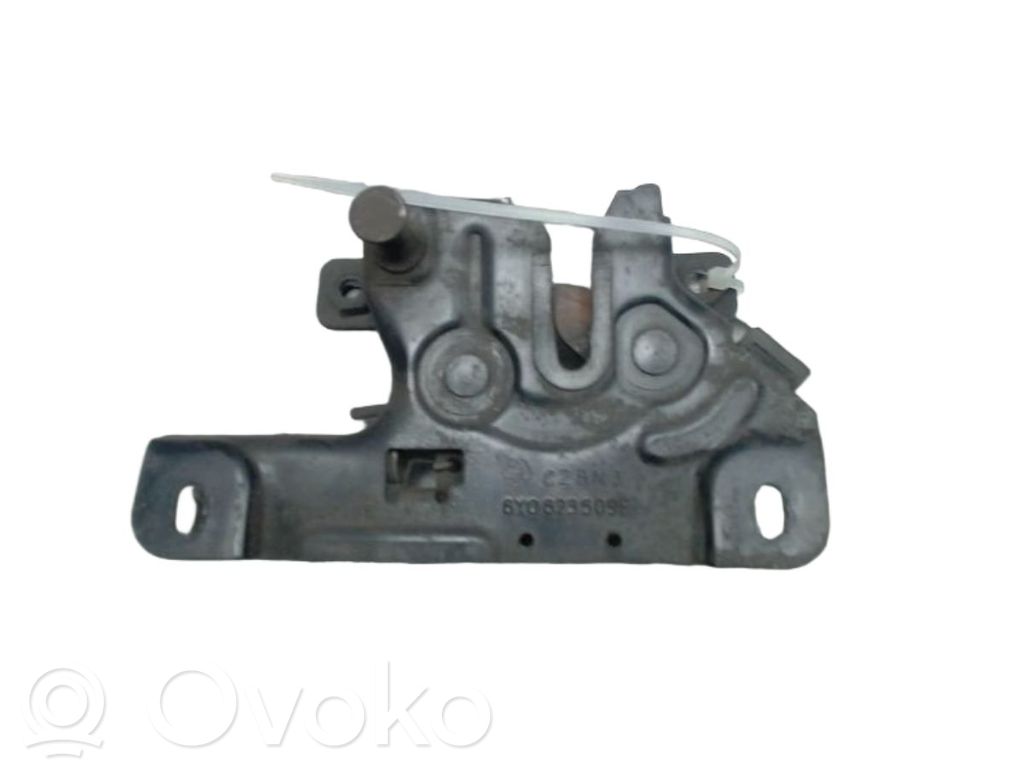 Skoda Fabia Mk2 (5J) Încuietoare capotă