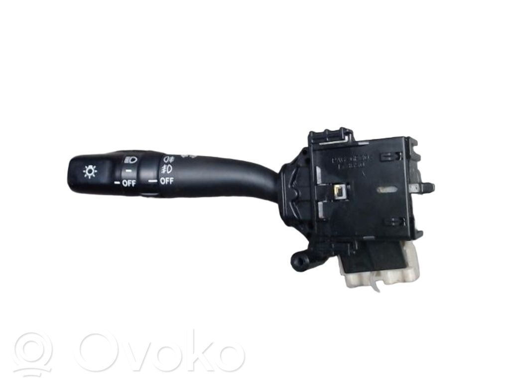 Toyota Corolla Verso AR10 Manetă semnalizator 