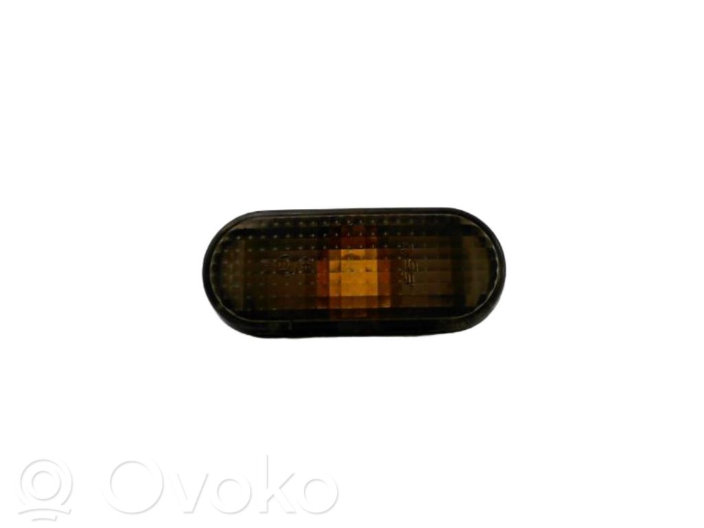 Volkswagen Polo III 6N 6N2 6NF Kierunkowskaz błotnika przedniego