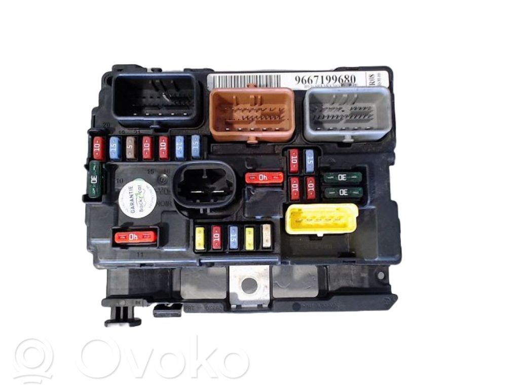 Citroen C3 Picasso Sulakemoduuli