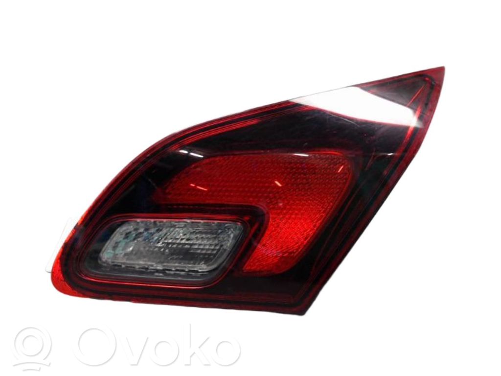 Opel Astra J Feux arrière sur hayon