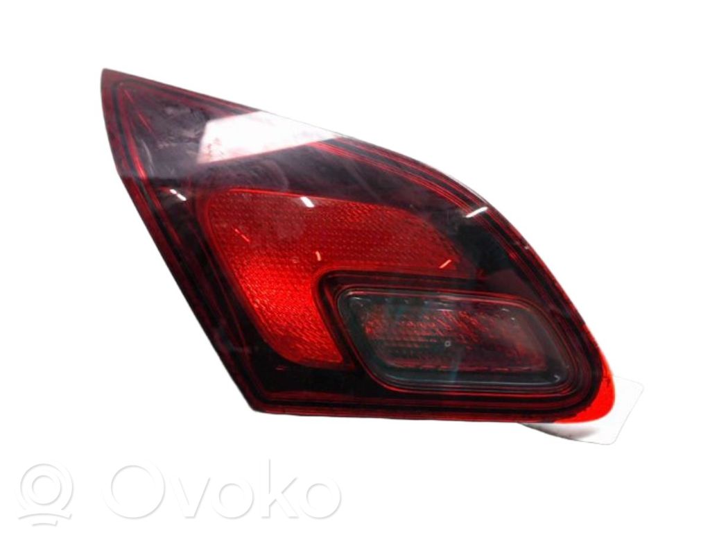 Opel Astra J Lampă spate în capacul portbagajului