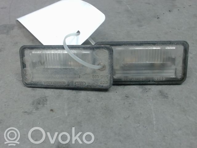 Audi A4 S4 B7 8E 8H Éclairage de plaque d'immatriculation