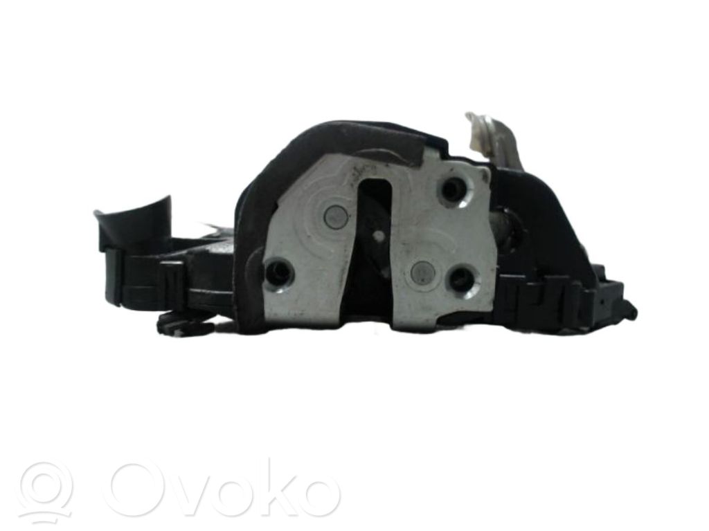 Toyota Yaris Zamek drzwi przednich