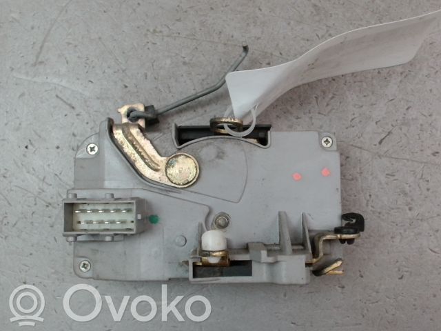 Peugeot 306 Etuoven lukko