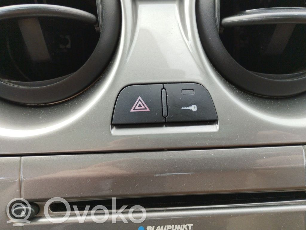 Alfa Romeo Mito Botón interruptor de luz de peligro 