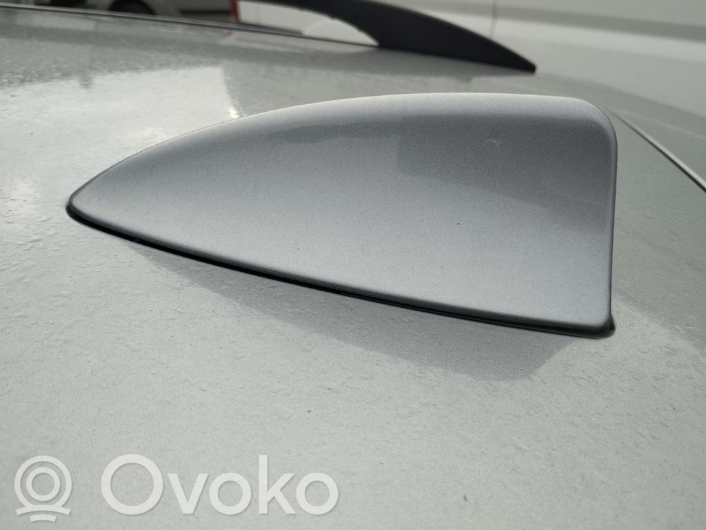 BMW 5 E60 E61 Radio antenna 