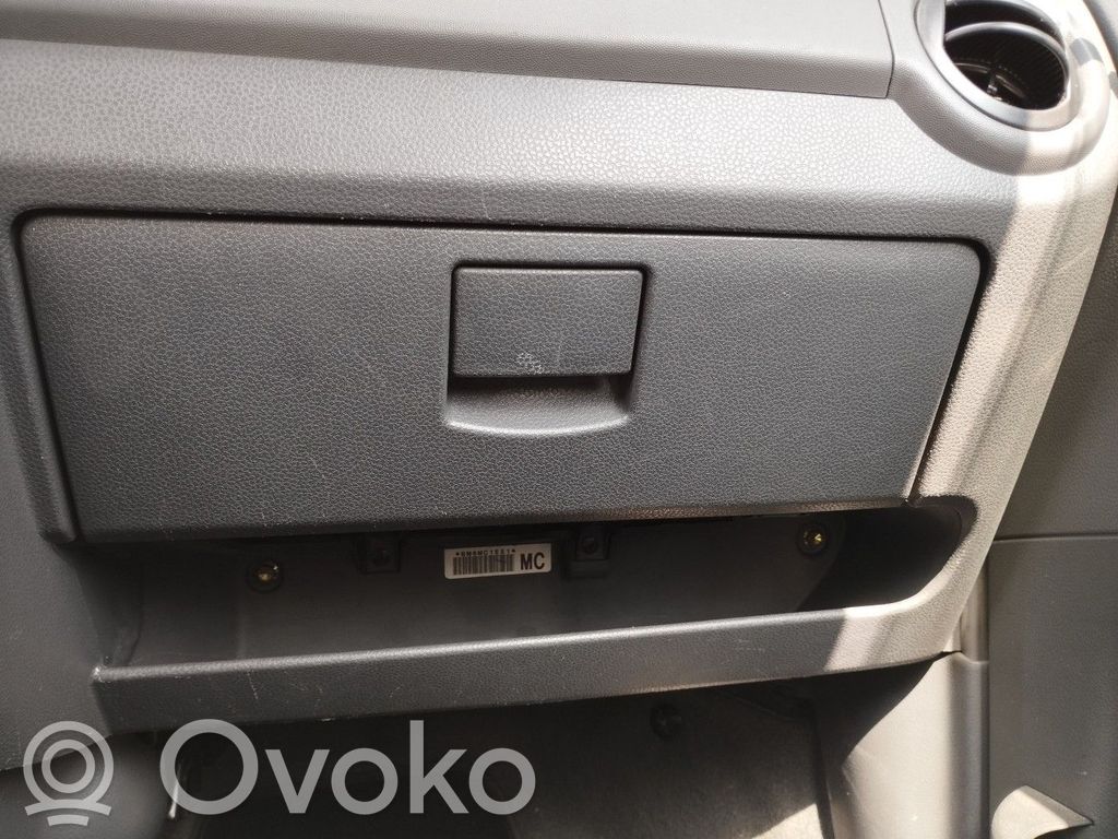 Chevrolet Matiz Hansikaslokerosarja 