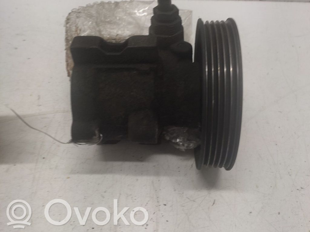 Citroen Saxo Ohjaustehostimen pumppu 